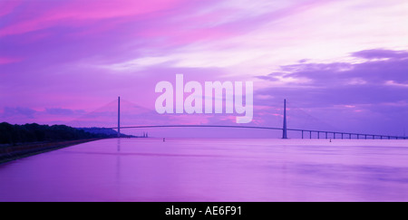 Pont sur rivière, Pont de Normandie, Seine, Honfleur, Calvados, France Banque D'Images