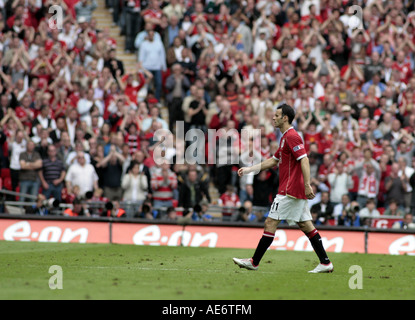 Ryan Giggs walking off substitué Banque D'Images