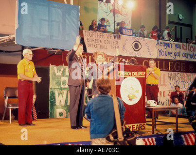 La campagne de Ronald Reagan à la présidence des États-Unis d'Amérique Octobre 1980 à Eureka Eureka College Illinois son al Banque D'Images