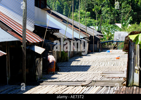 Kamung Annah Rais, une longue maison Bidayuh, Kuching, Sarawak, Bornéo, Malaisie Banque D'Images