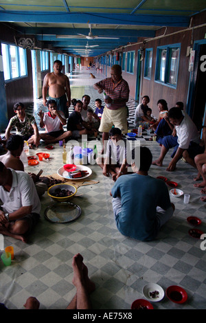 Célébration de Gawai Dayak et rituel à Rumah Engking, un Iban Longhouse traditionnelle, Kuching, Sarawak, Bornéo, Malaisie Banque D'Images