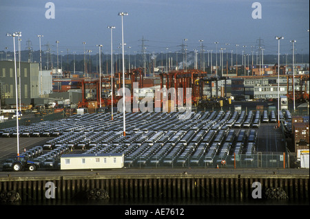 Entreposage de wagons IMPORTÉS DES QUAIS DE SOUTHAMPTON EN ANGLETERRE Banque D'Images