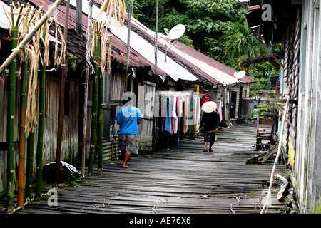 Rumah Bundong, une longue maison traditionnelle Iban, Kapit, Sarawak, Bornéo, Malaisie Banque D'Images