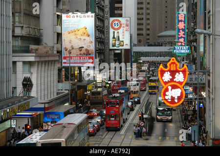 Dans la circulation Des Voeux Road Central Hong Kong, Chine Banque D'Images