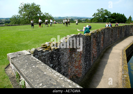 English Civil War reenactment à Raglan Castle Monmouthshire South East Wales UK Banque D'Images