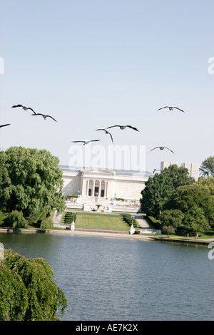 Cleveland Ohio, University Circle, Wade Lagoon, Museum of Art, Sea Gulls, oiseaux, visiteurs voyage voyage tourisme touristique site touristique monuments culture c Banque D'Images