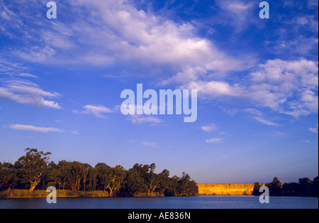 "Murray River" et "falaises de grès au sud de l'Australie", Banque D'Images