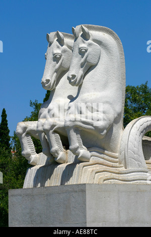 Belem, statues de chevaux à la découvertes, Lisbonne, Portugal. Banque D'Images