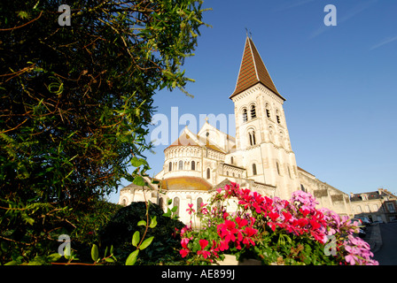 Église abbatiale St Pierre, Preuilly-sur-Claise, Indre-et-Loire (37290), France. Banque D'Images