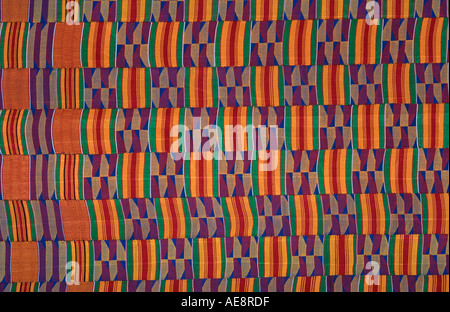 Textile de cérémonie du Ghana en Afrique de l'Ouest connu sous le tissu Kente peuple Asante Banque D'Images