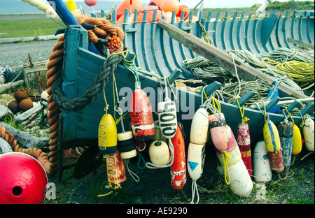 L'attirail de pêche et la vieille corde bouées bateaux de pêche se trouvent à proximité de l'Homer spit dans Alaska Banque D'Images