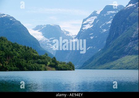 Lovatnet et le glacier de Jostedalsbreen près de Loen Stryn Sogn og Fjordane Norvège Banque D'Images