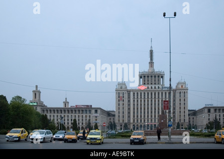 La presse libre au crépuscule, bâtiment, Bucarest, Roumanie, Europe, UNION EUROPÉENNE Banque D'Images