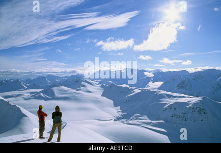 Heli randonneurs à la recherche au sud, dans le parc provincial de l'Alsek Tatshenshini Alaska Northern BC Canada Banque D'Images