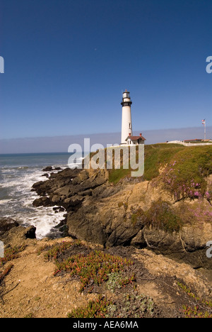 Pigeon Point Lighthouse exemple important d'architecture phare maintenant une auberge de jeunesse San Mateo Côte de la Californie au sud de San F Banque D'Images