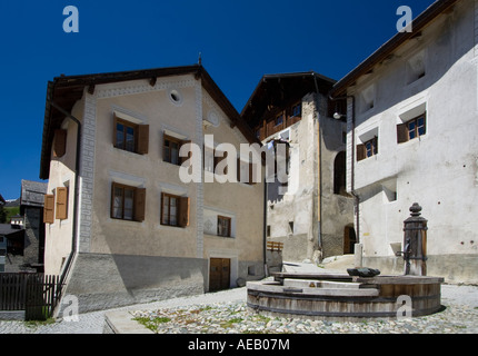Maisons de Village de l'Engadine, Ardez, Suisse Banque D'Images