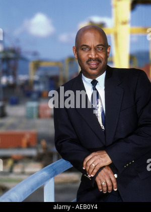 Portrait de l'entreprise black businessman on côté dock Banque D'Images