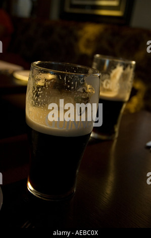 Pinte de Guinness, Keenans bar, Termonbarry, Comté de Longford Banque D'Images