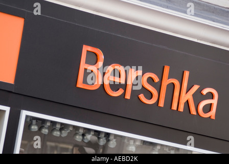 De devanture de magasin de la chaîne espagnole Bershka sur Oxford Street, au centre de Londres. UK Banque D'Images