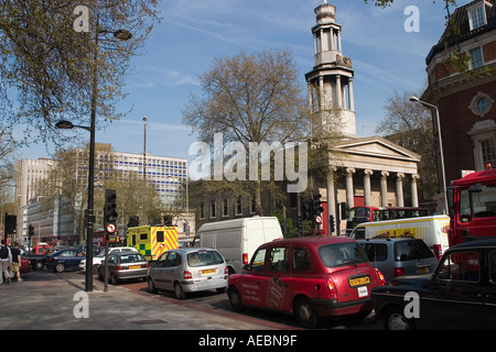 Le trafic sur l'Euston Road London moud pour arrêter Banque D'Images