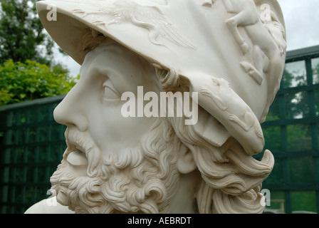 L'un des chefs des Césars dans le jardin des surprises, Burghley House, Stamford, Lincolnshire. Banque D'Images