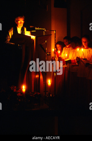 St Joseph's Catholic Church Service Carol Angleterre Roehampton Messe de Minuit Banque D'Images