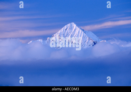 Wilson l'augmentation maximale hors des nuages lever du soleil, Telluride, Colorado, USA San Juan Banque D'Images