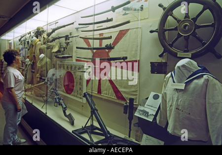 Les uniformes japonais afficher au Musée de la guerre du Pacifique (d'anciennes installations) de Fredericksburg, Texas, États-Unis Banque D'Images