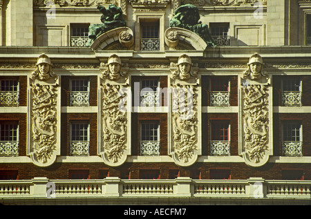 Plus de détails aux Beaux Arts façade d'Adolphus Hotel (1912), Dallas, Texas, USA Banque D'Images