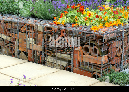 Les vrais déchets en jardin DESIGNER CLAIRE WHITEHOUSE Chelsea Flower Show 2005 Banque D'Images