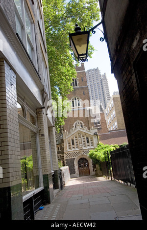 Passage à l'église du prieuré de St Barthélemy le Grand en West Smithfield Ville de London UK Banque D'Images