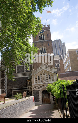 Passage à l'église du prieuré de St Barthélemy le Grand en West Smithfield Ville de London UK Banque D'Images