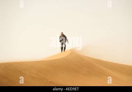 Dans l'Erg Murzuk touareg Sahara désert de Libye Banque D'Images