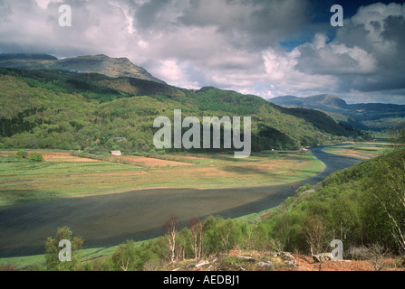 Moelwyn Bach et le Dwyryd Snowdonia au nord de l'estuaire de l'ouest du pays de Galles Banque D'Images