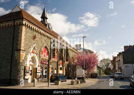 Pays de Galles Royaume-uni Builth Wells Powys Castle Street et Wyeside Arts Centre Banque D'Images