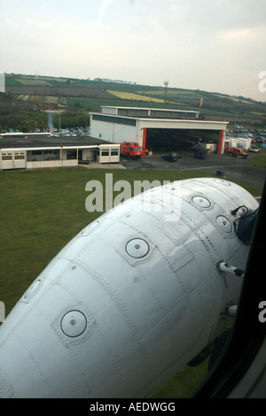 Vue de l'hélicoptère au décollage de l'aéroport de St Ives Banque D'Images