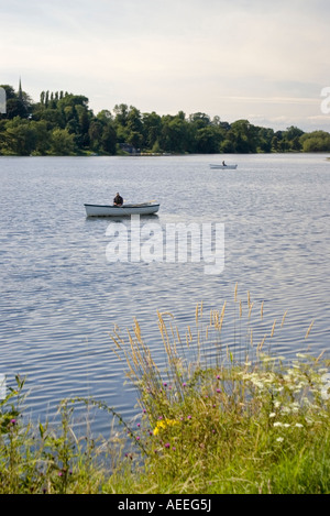 À partir de bateaux de pêche sur le réservoir Thornton Banque D'Images