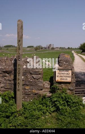 Stile et Sentier Public Mine Magpie Derbyshire Peak District National Park Banque D'Images