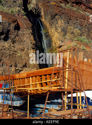 Port de Paul do Mar bateau en bois de construction à Madère Portugal Europe. Photo par Willy Matheisl Banque D'Images