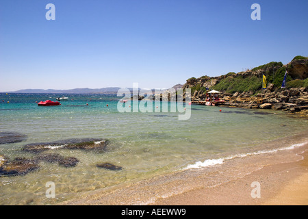 Plage de Pefkos Lindos Rhodes Grèce Banque D'Images