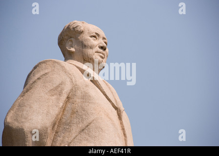 Statue en pierre blanche de Mao Zedong à Changsha, Hunan, Chine Banque D'Images