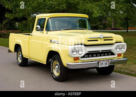 Camionnette Ford Mercury M 100 1960 Banque D'Images