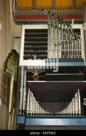 Un orgue moderne à Blacburn Cathédrale, Lancashire, UK Banque D'Images