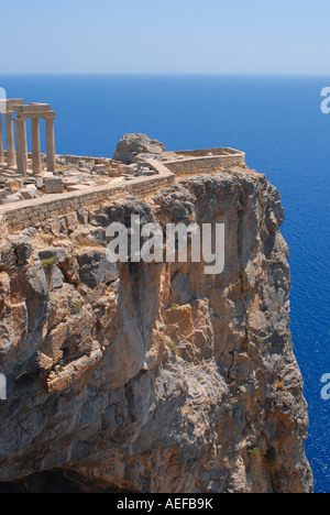 L'Acropole de Lindos sur la mer à l'île de Rhodes, Grèce Banque D'Images