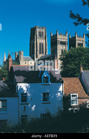 Tôt le matin dans la cathédrale de Durham Durham City de South Street Banque D'Images