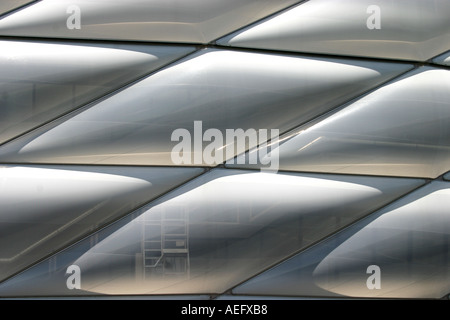 Allianz Arena nouvelle coquille translucide et les murs du stade de football Froettmaning à Munich Bavaria Allemagne Banque D'Images