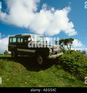 Transports en véhicule Land Rover sur terrain accidenté Banque D'Images