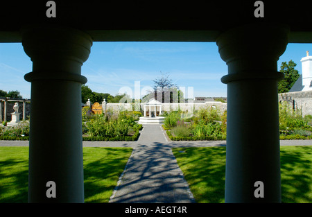 Vue de la Physic Garden Cowbridge Vale of Glamorgan South Wales UK Banque D'Images