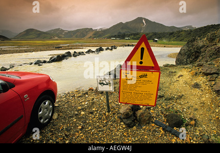 L'Islande, Landmannalaugar, pancarte par river Banque D'Images