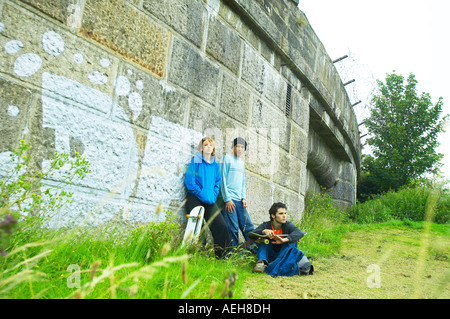 Roulettes REPOSANT À VIEUX FORT DONNANT SUR LA TAMISE EN ESSEX Banque D'Images
